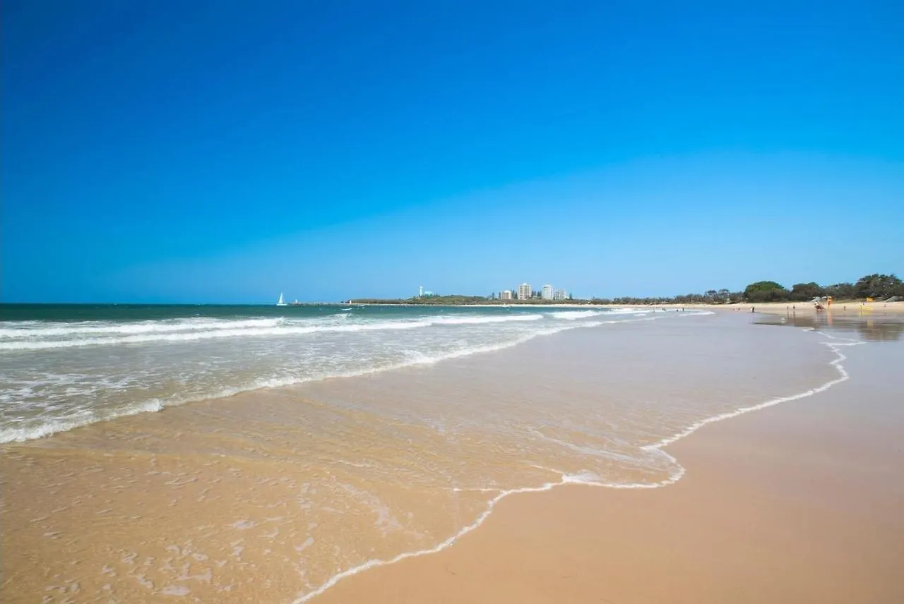 20 Steps To The Sand! 물루라바